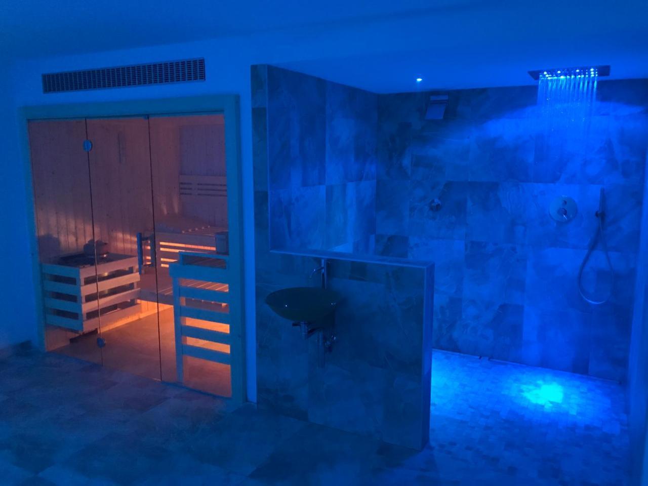 Antonya Apartments Schenna Bagian luar foto