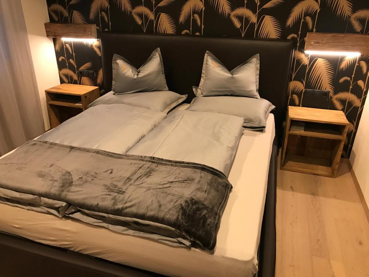 Antonya Apartments Schenna Bagian luar foto